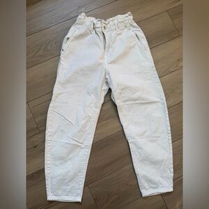 Zara White High-Waisted Paperbag Style Jeans. sz 4